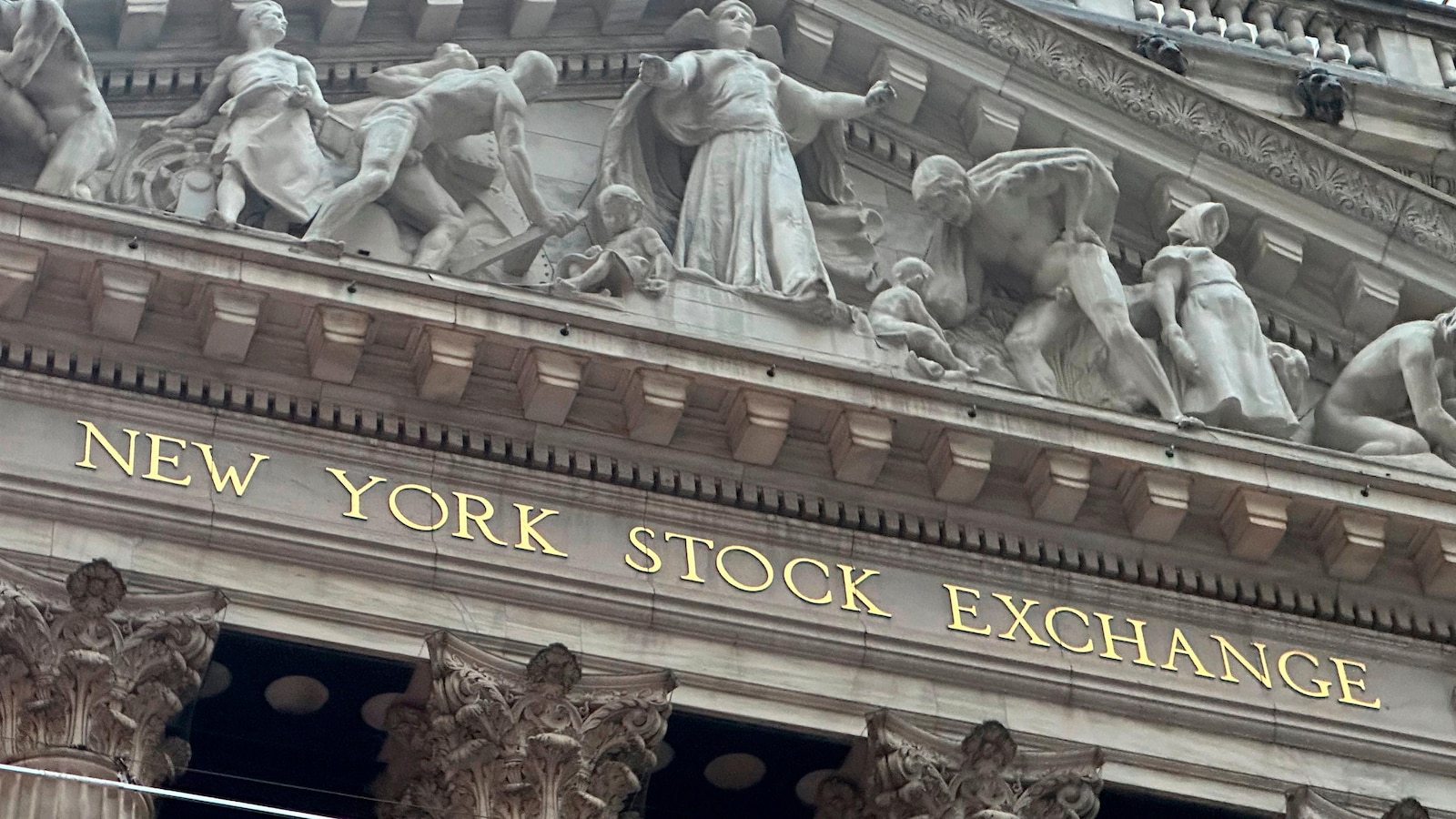 Oil prices rise as the Iran war drags on, but US stocks inch toward more records