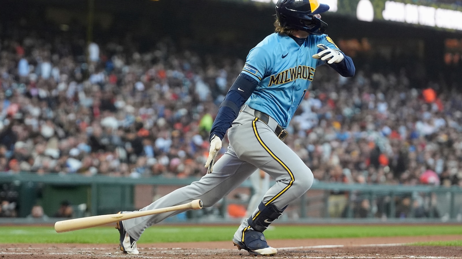 Brice Turang paces Brewers offense in 8-2 win over Giants