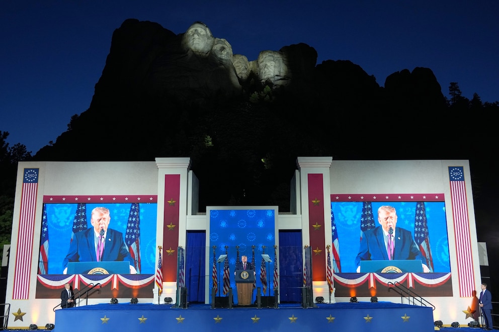 PHOTO: Trump