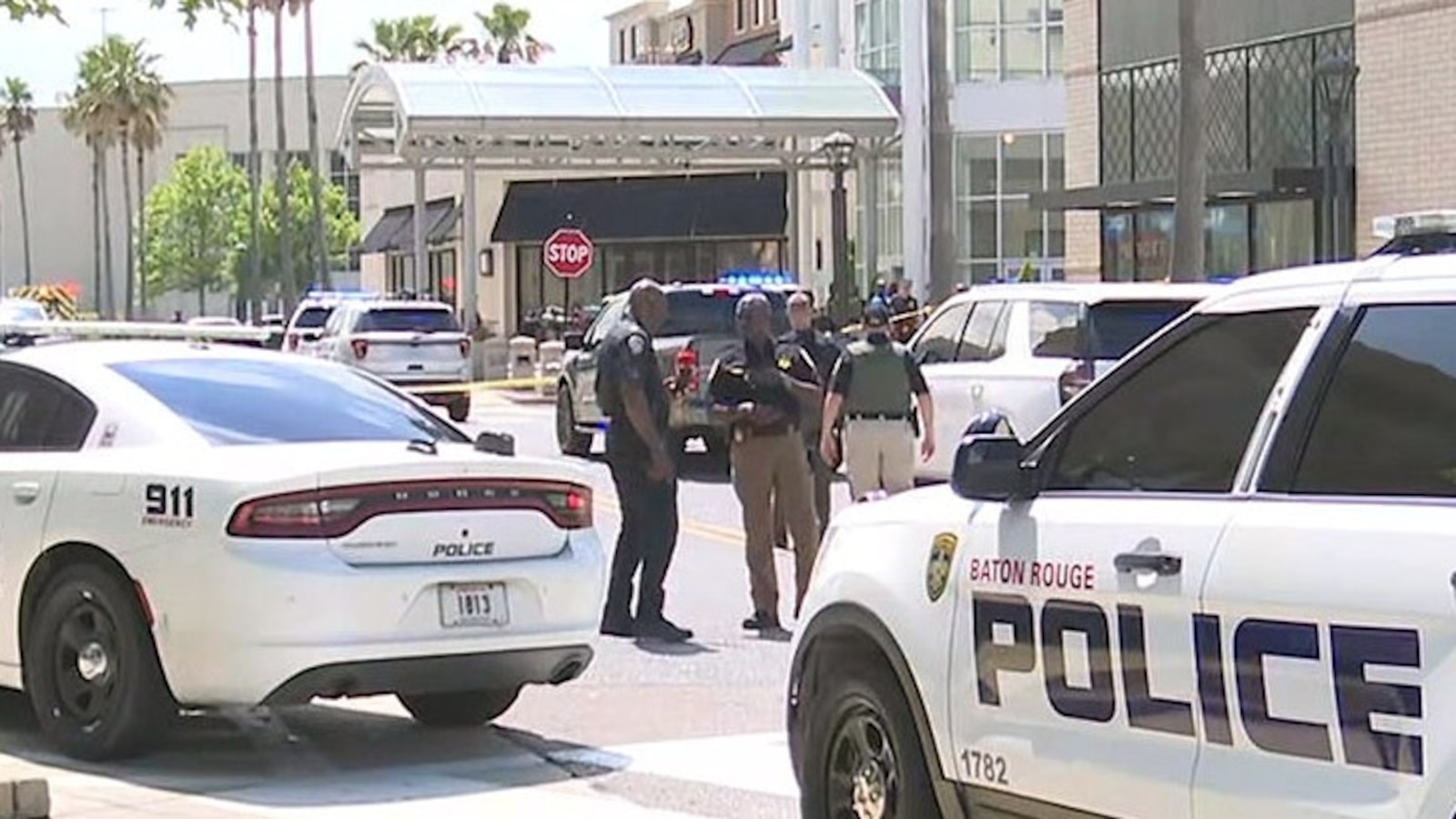10 hurt in shooting at mall in Louisiana, suspect at large: Officials