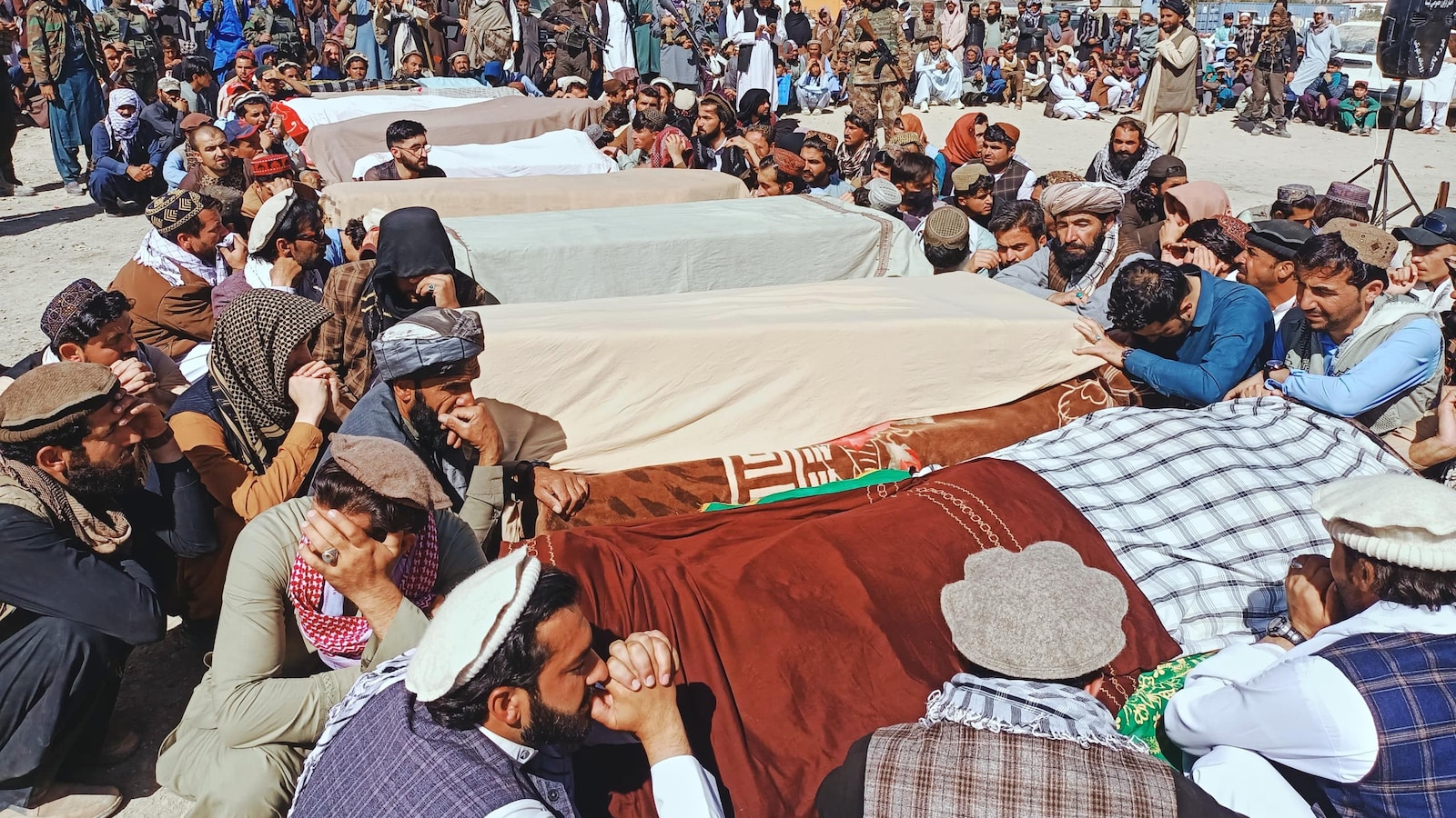 Afghanistan, Pakistan pledge to respect ceasefire after days of deadly fighting