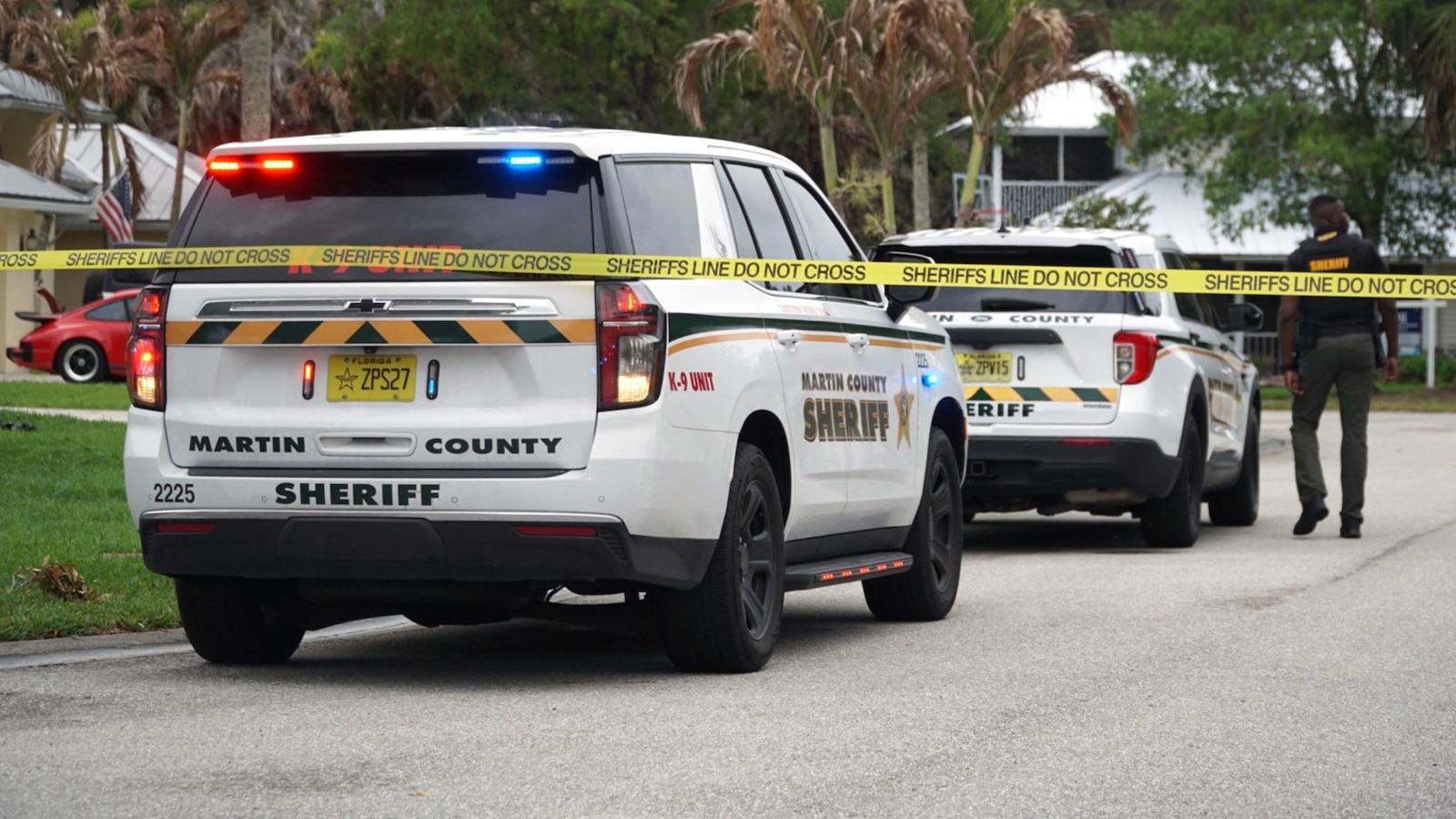 Woman stabbed to death while walking dog in Florida in random, 'violent' attack: Sheriff